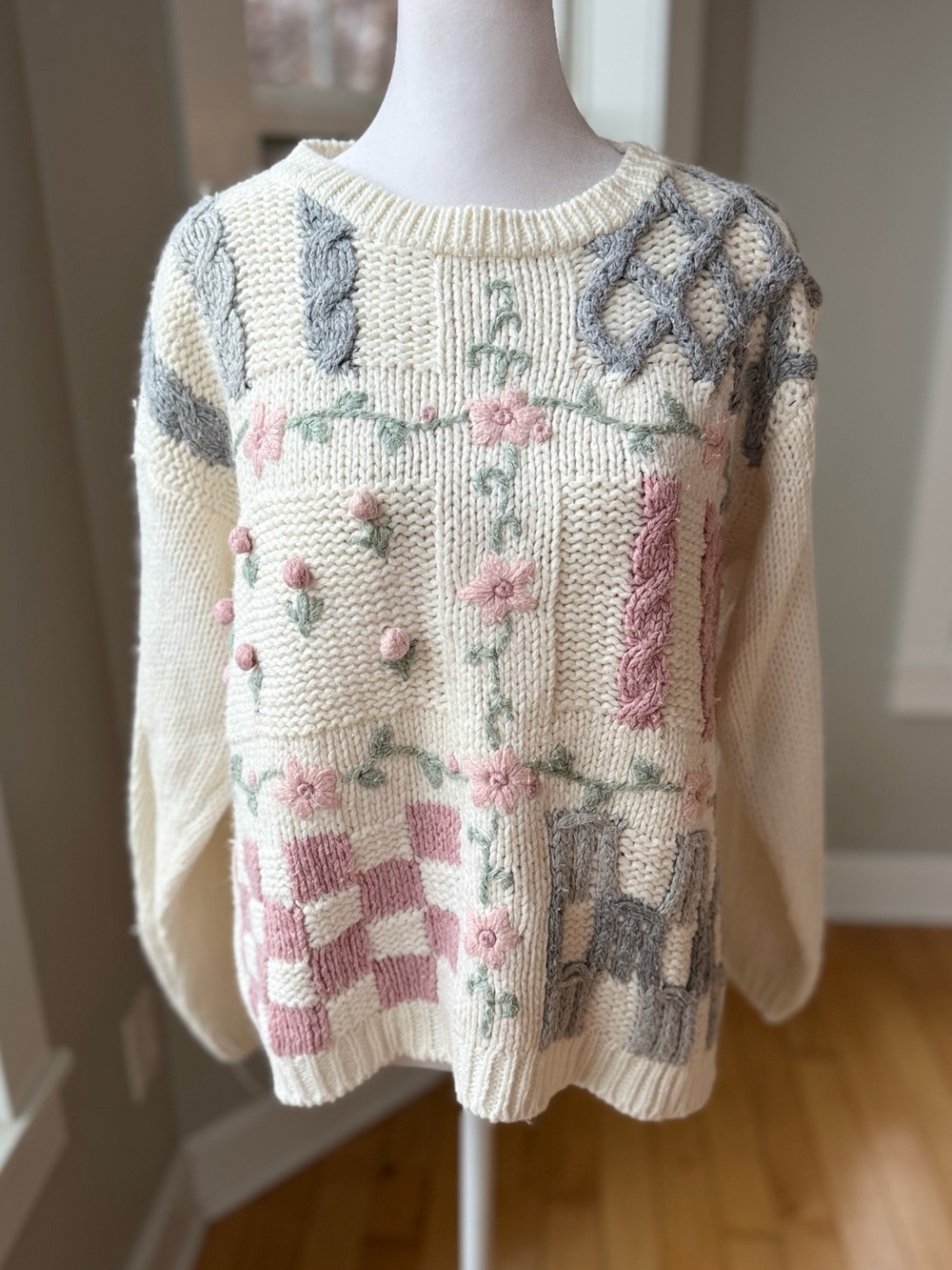 Vintage 90 Cape Cod Floral Patchwork Crewneck Sweater Pink Gray Embroidery